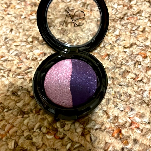 NEW never used Victoria’s Secret eyeshadow duo eyeshadow. - Picture 2 of 4